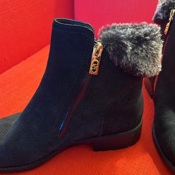 ⭐️SALE⭐️ Cole Haan ankle boots with faux fur cuff - Picture 3 of 8